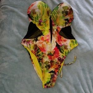 FLASH SALE Beach Bunny bathing suit